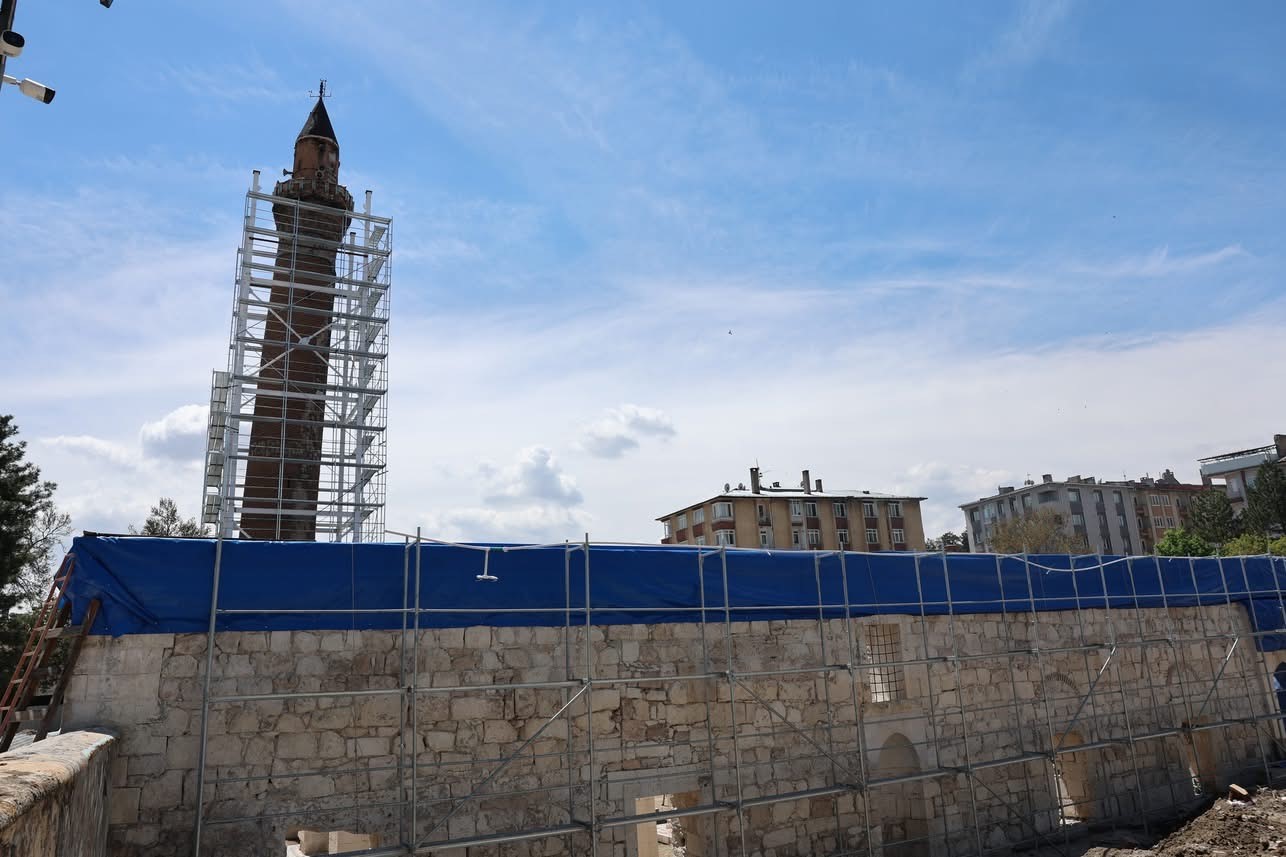1200 Ton Beton Kaldırıldı, Ulu Cami Hafifledi