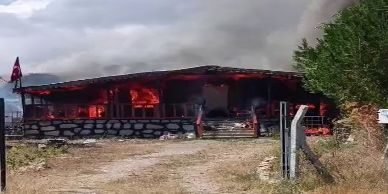 Sivas'ta müstakil ev yangında küle döndü