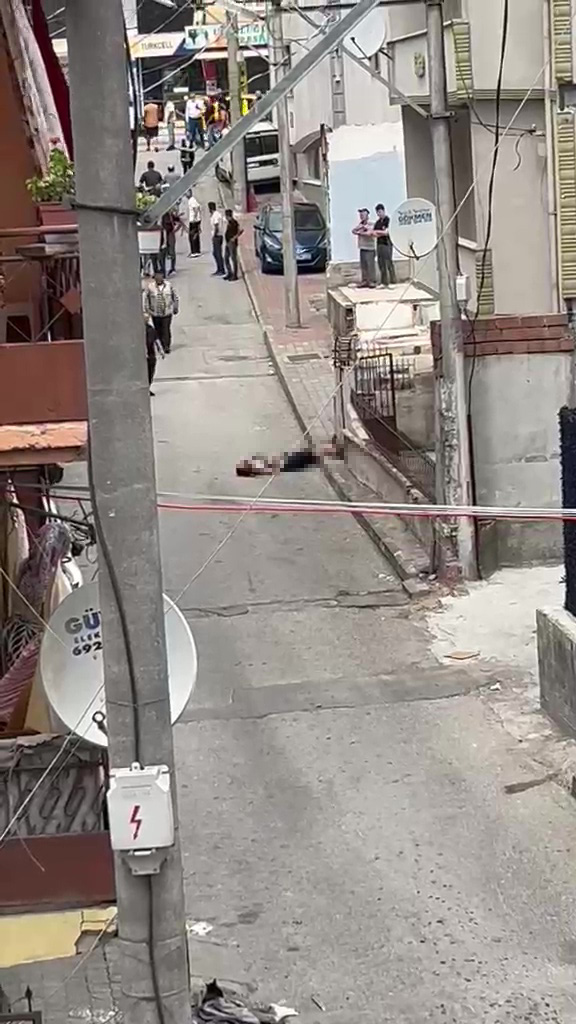 Eski eşinin yeni eşini öldürüp intihara kalkıştı
