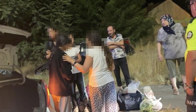 Sivas’tan Bursa’ya gidiyorlardı, Eskişehir’de kaza yaptılar