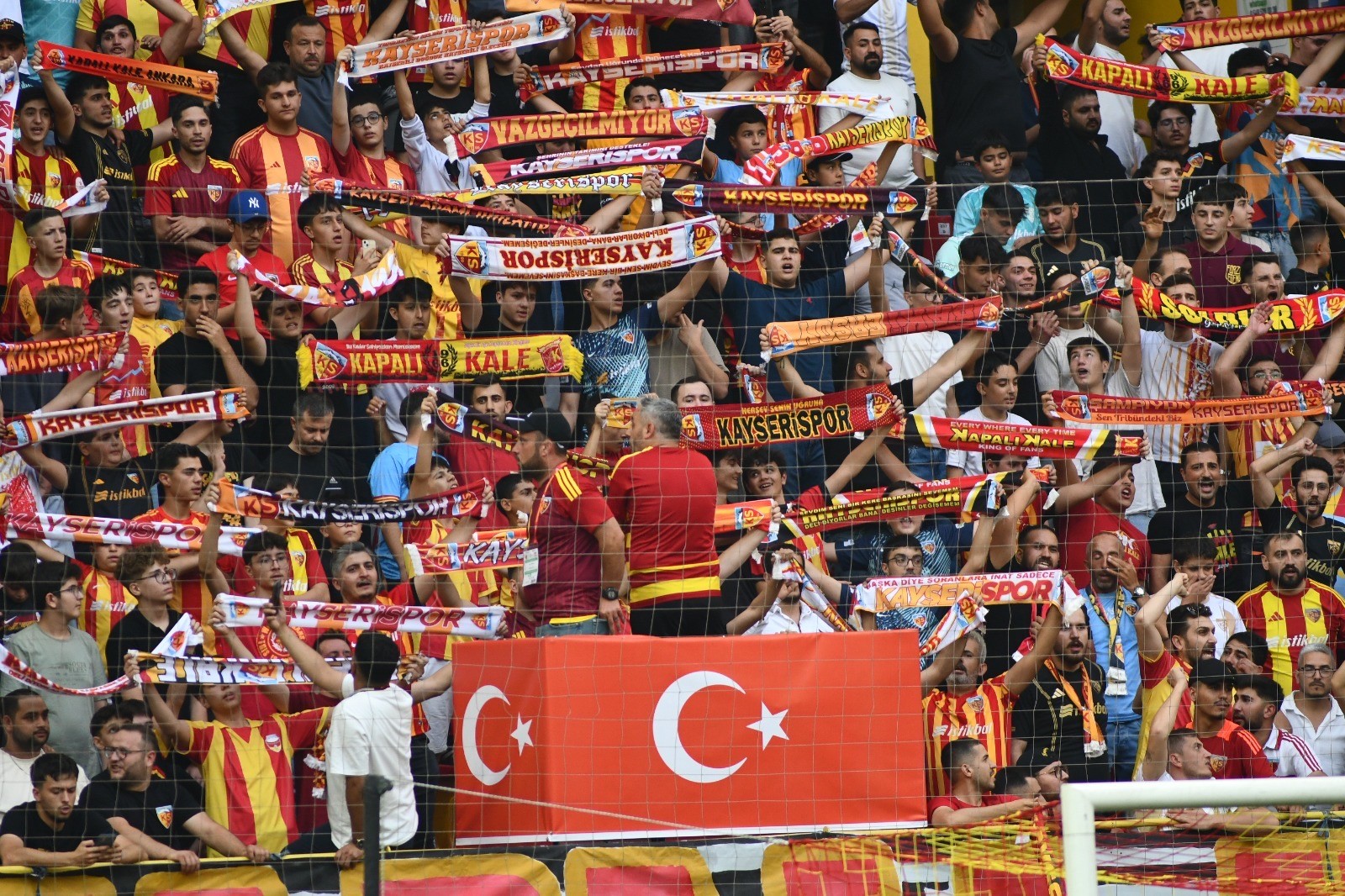 Kayseri-Sivas maçında 8 bin 200 taraftar