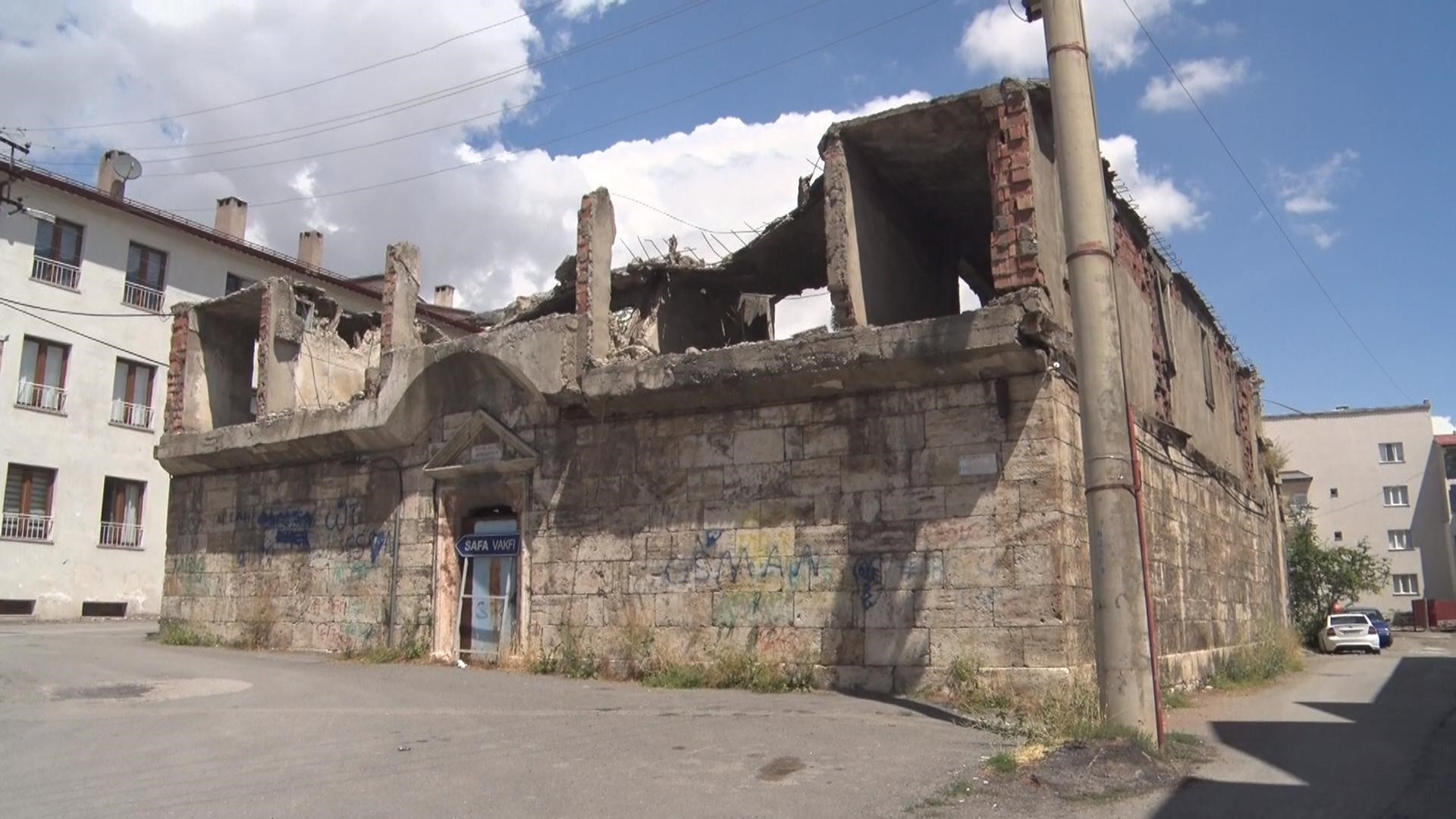 Sivas’ın 122 yıllık hamamı yeniden hayat bekliyor