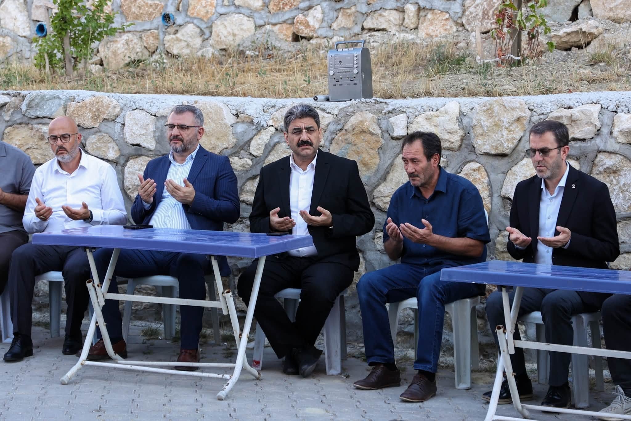 AK Parti’den Özcan ailesine başsağlığı ziyareti