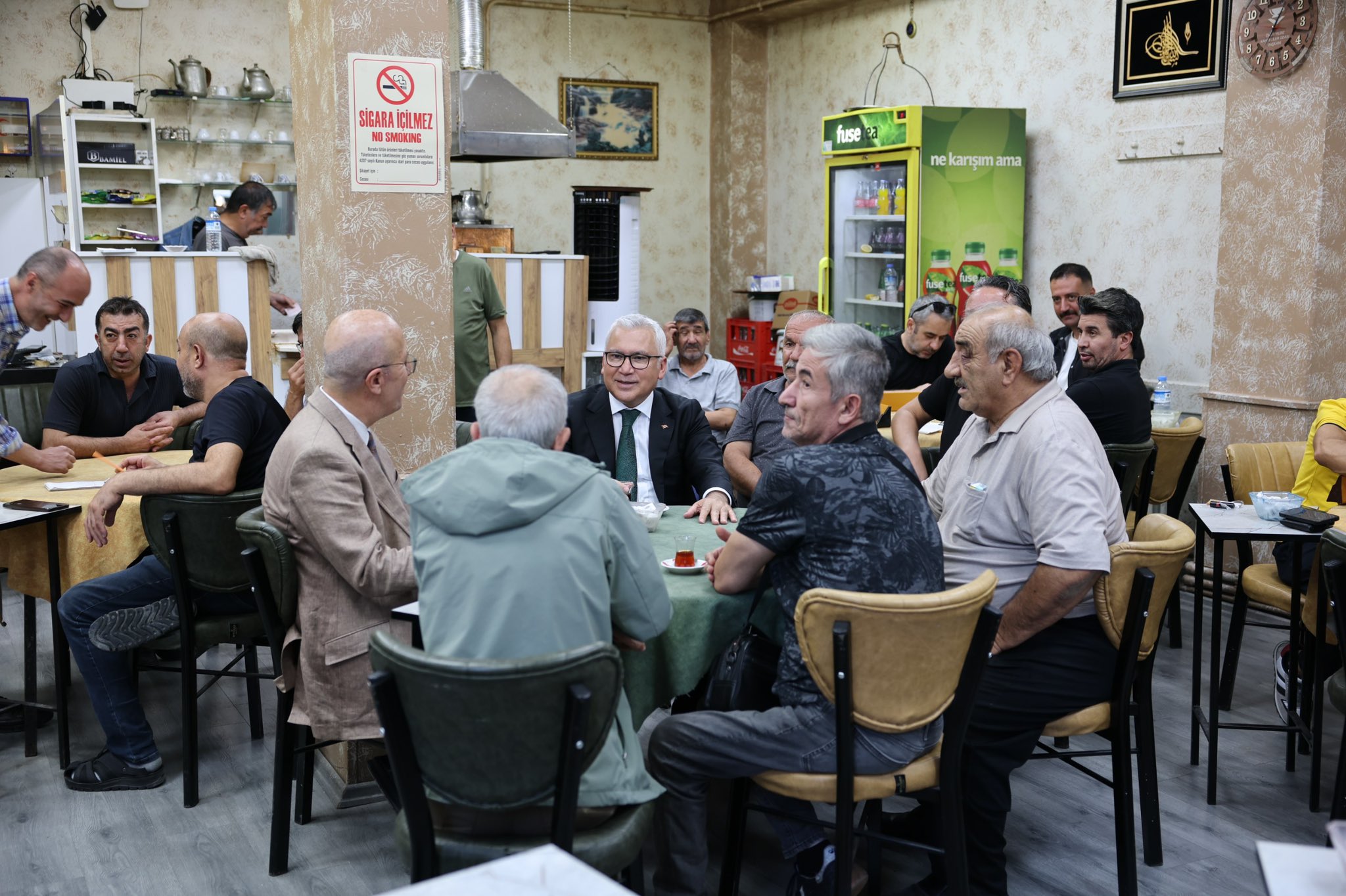 Sivas Valisi Şimşek, esnaf ve vatandaşlarla buluştu