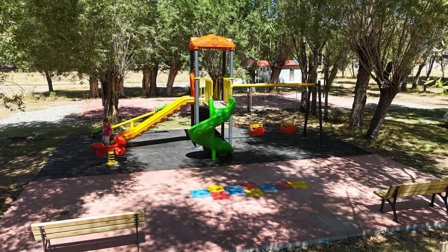 İmranlı’da çocuklara 3 yeni park