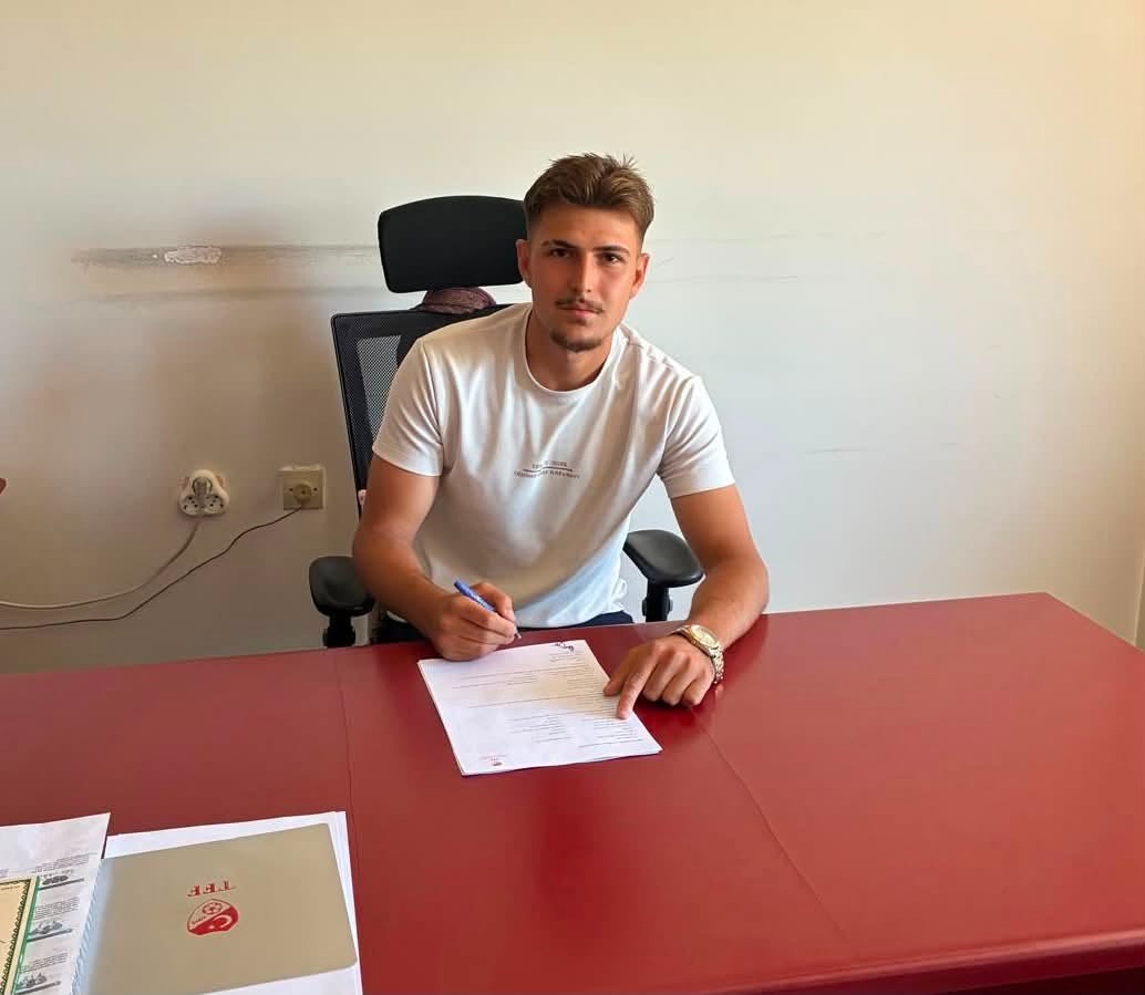 Sivasspor’da genç imza