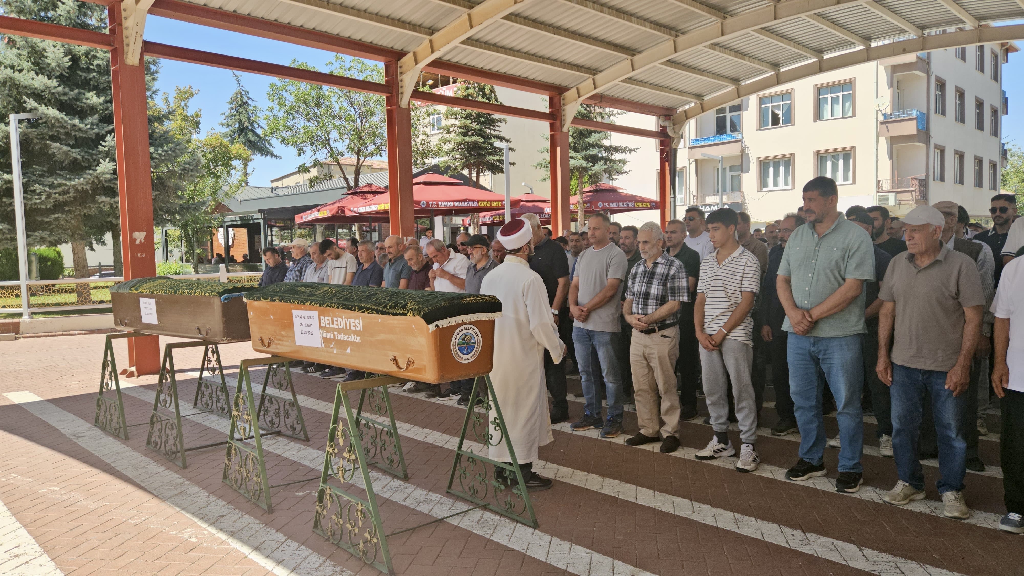 Oğlunun bıçakladığı baba son yolculuğunda