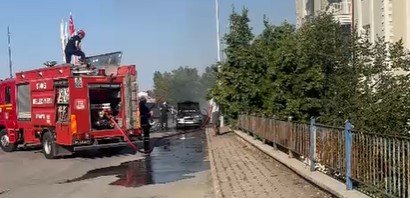Sivas'ta benzinlikte araç yangını