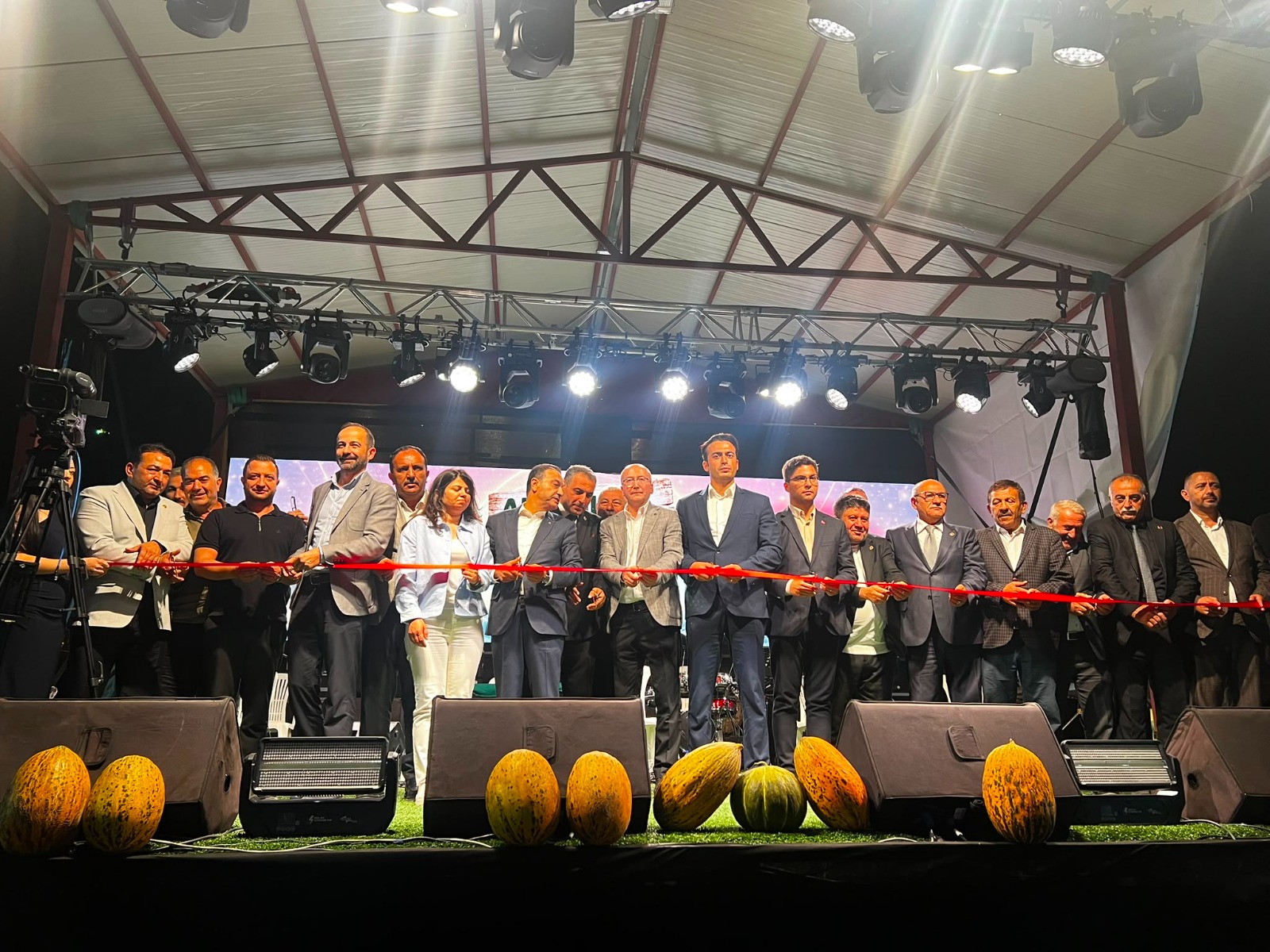 Akıncılar’da festival coşkusu: 30 ton kavun ikram edildi