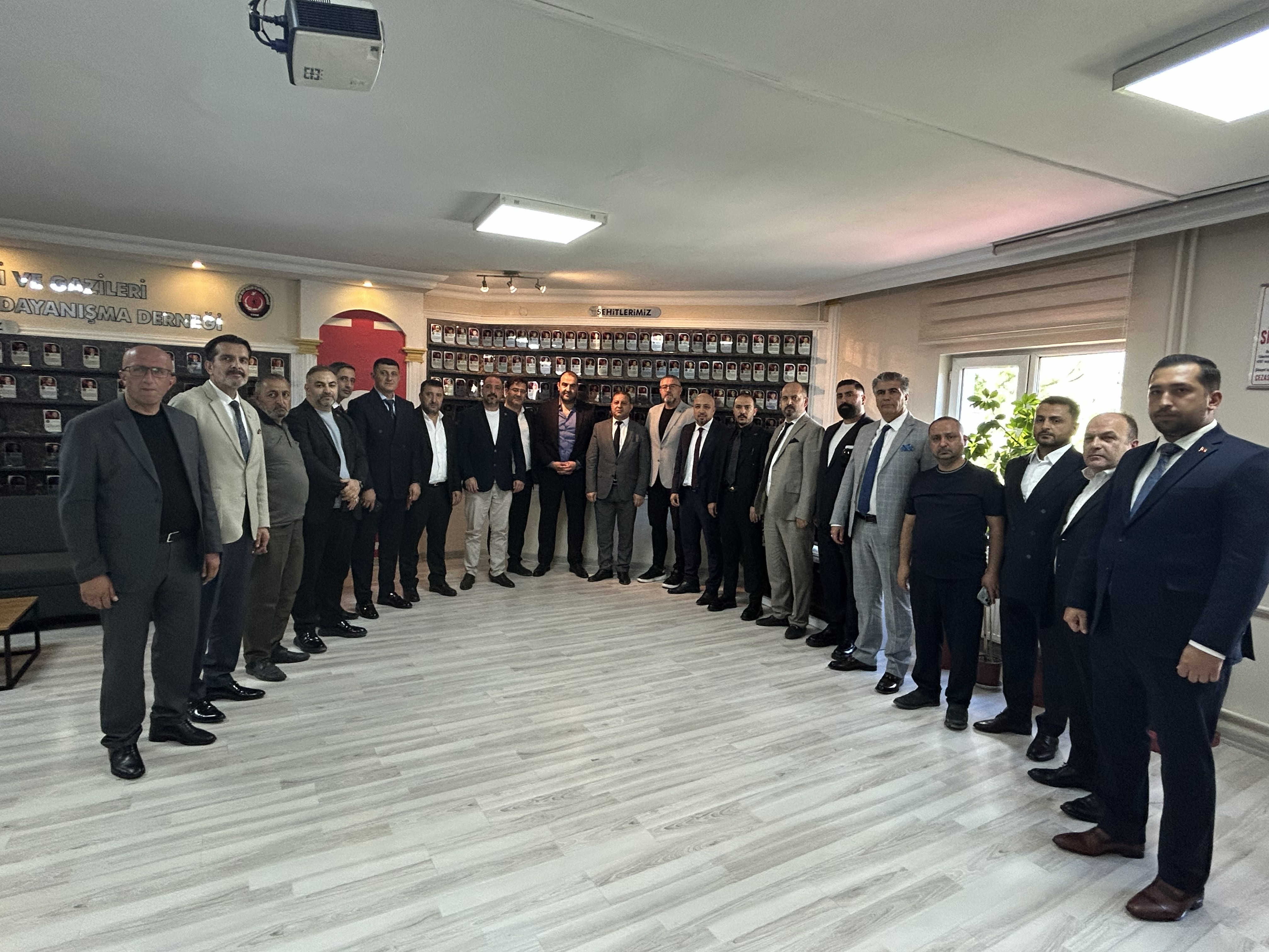 Eken’den şehit aileleri ve gazilere anlamlı ziyaret