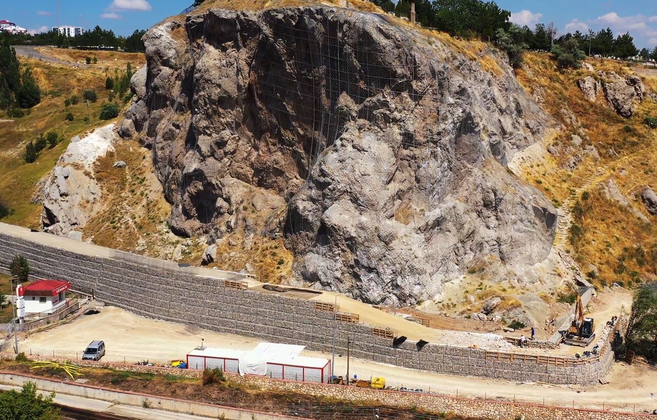 Yukarı Tekke'de risk azaltma çalışmaları sürüyor
