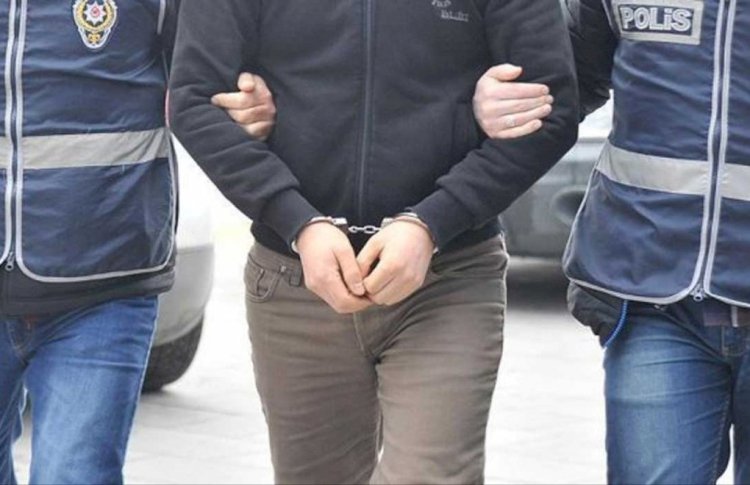 Sivas'ta 6 yıl 3 ay hapis cezasıyla aranan 2 firari yakalandı