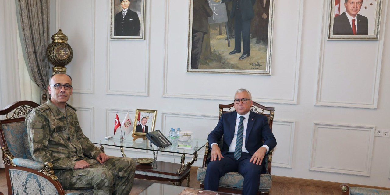 Yeni komutandan ilk ziyaret Vali Şimşek'e