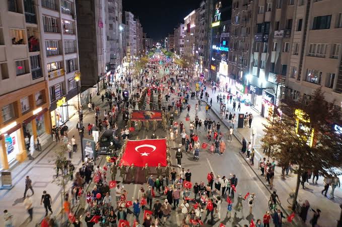 Sivas’ta zafer bayramı yürüyüşü için bazı yollar trafiğe kapanacak
