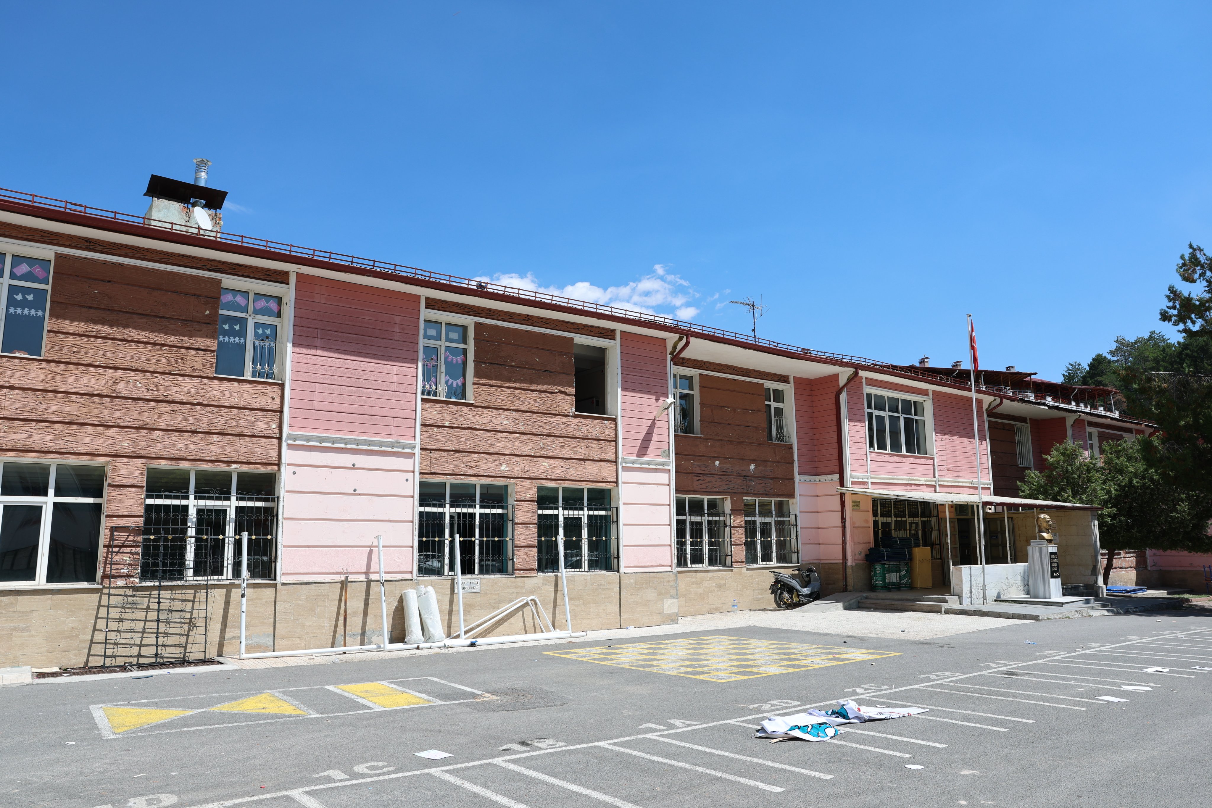 Sivas’ta Gazi Osman Paşa İlkokulu yenilenecek