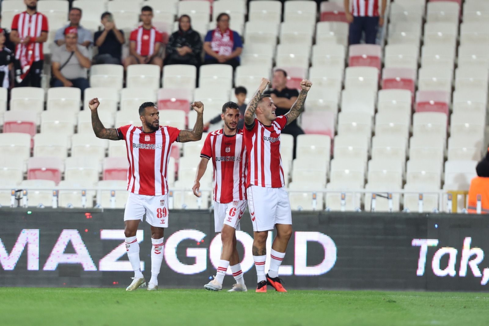 Sivasspor ilk galibiyetinin peşinde