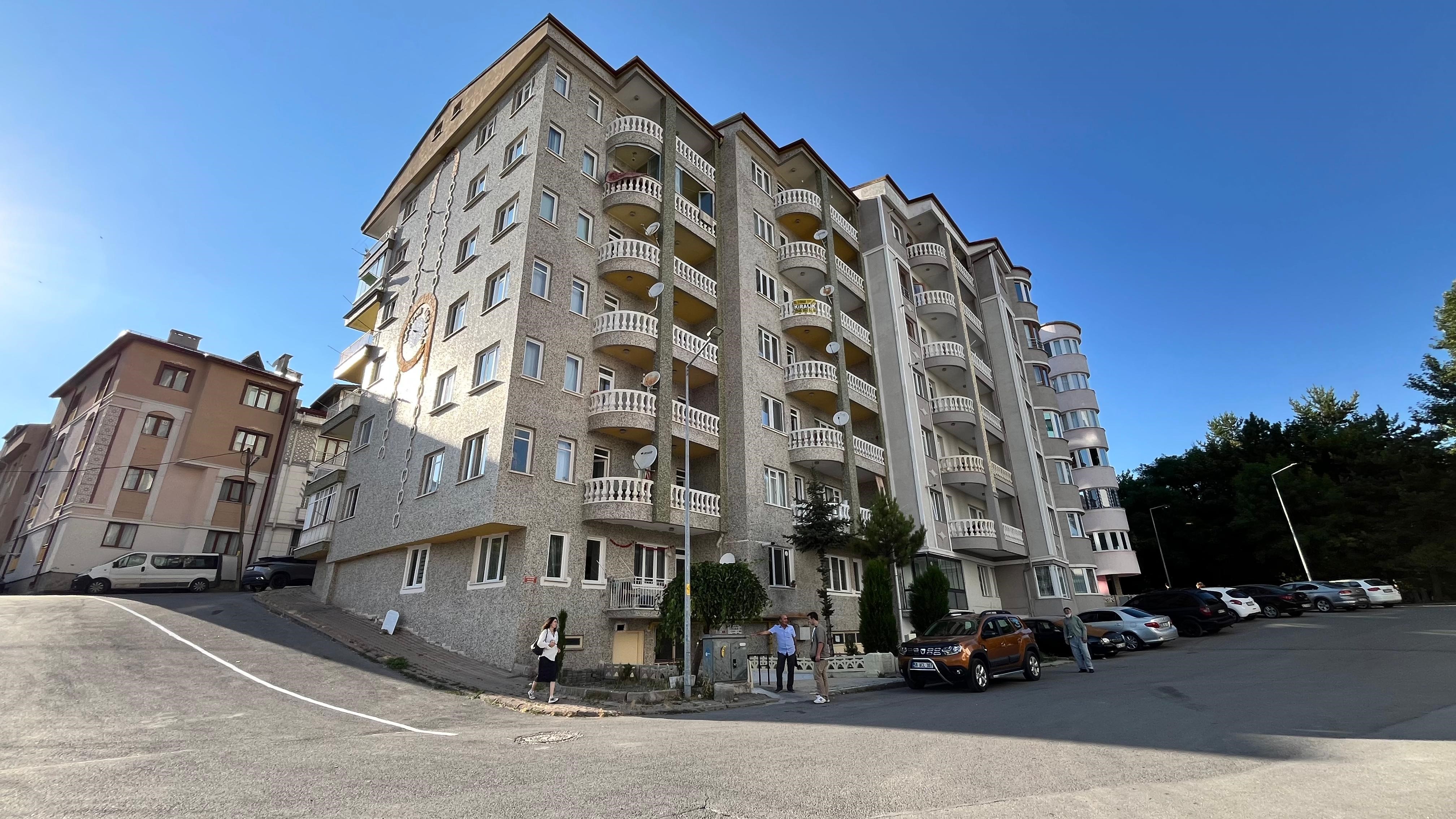 Sivas’ta apartman sakinlerinden dikkat çeken sınır işareti