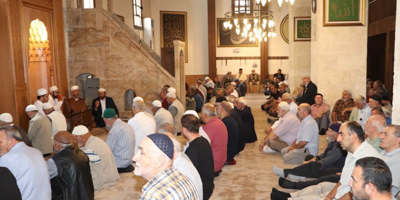 Sivas’ta şehitler ve Peygamber sevgisi dualarda buluştu
