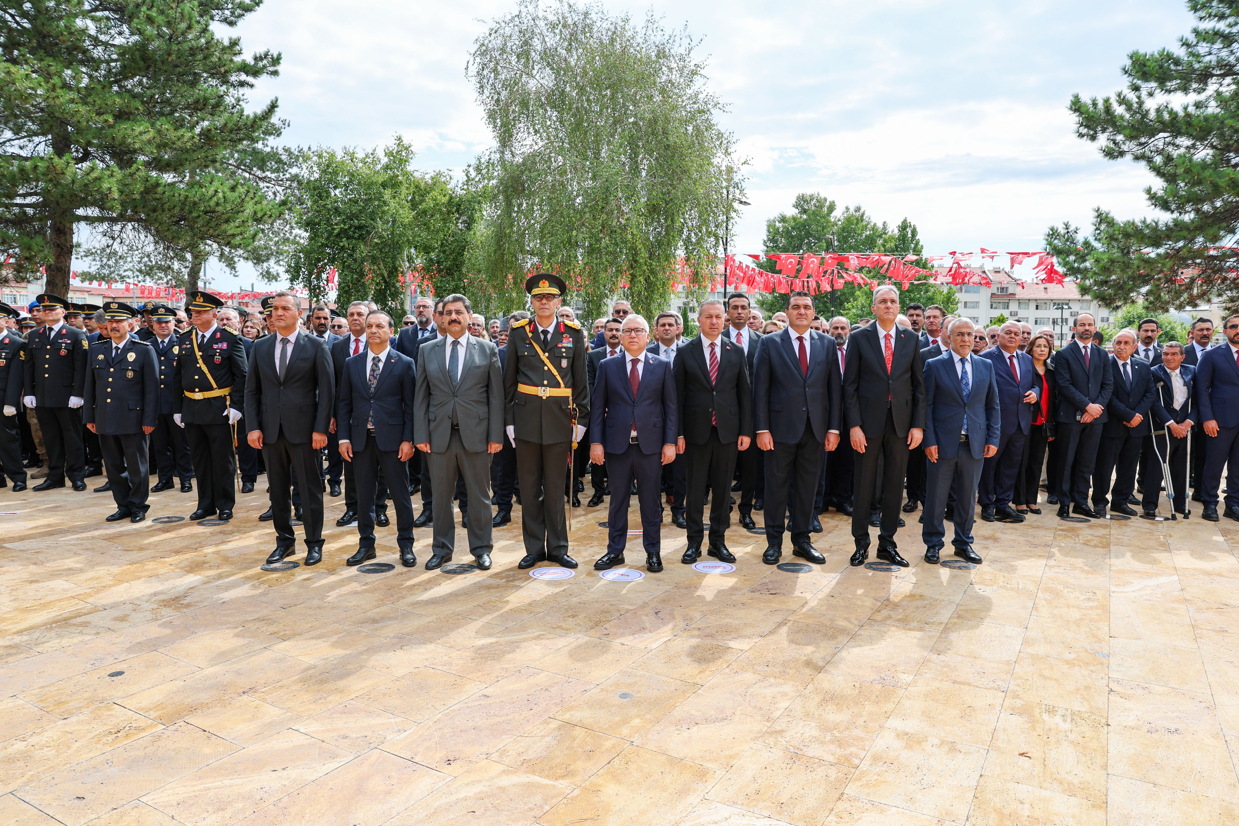 Sivas’ta şehitler ve gaziler 30 Ağustos’ta minnetle anıldı
