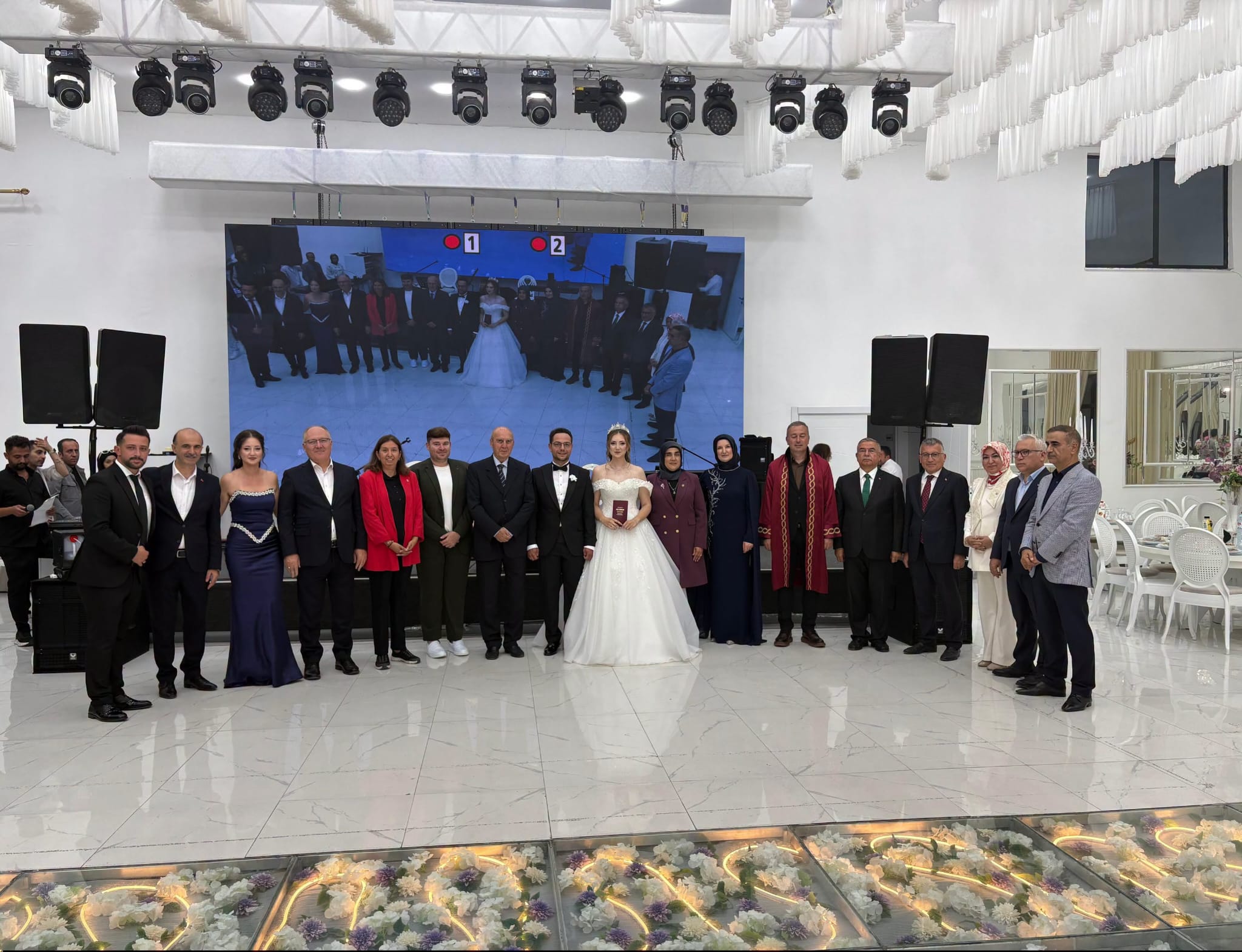 Şüheda ve Şükrü Can dünyaevine girdi