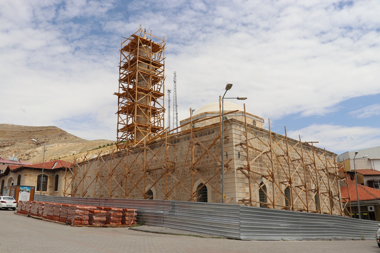Sivas'ta 400 yıllık Ulu Cami hayırseverlerle ayağa kalkıyor