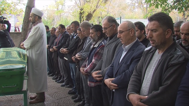 GAZETECİ TİPİLER KALBİNE YENİLDİ