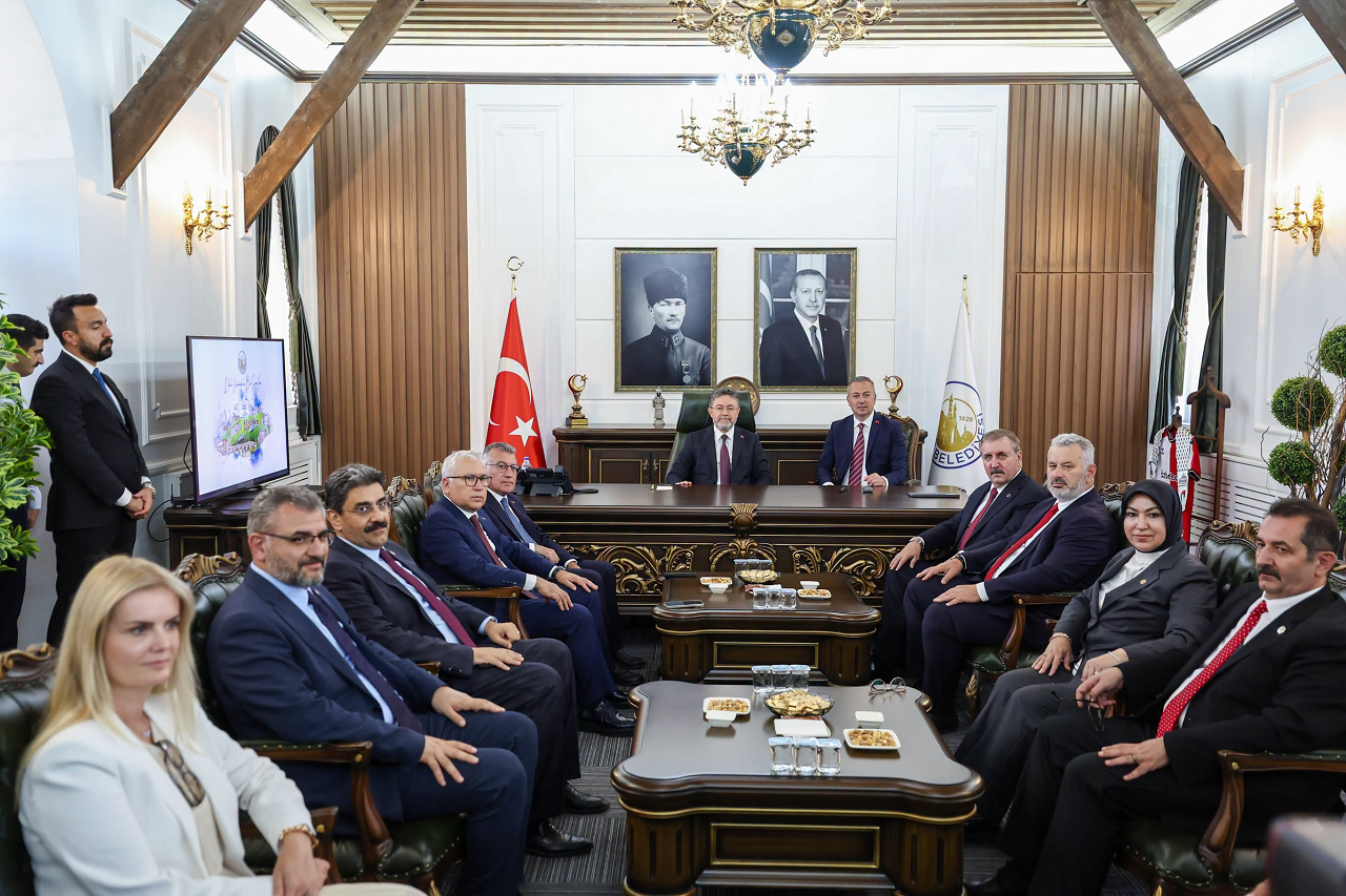 Yumaklı, Başkan Uzun ile bir araya geldi