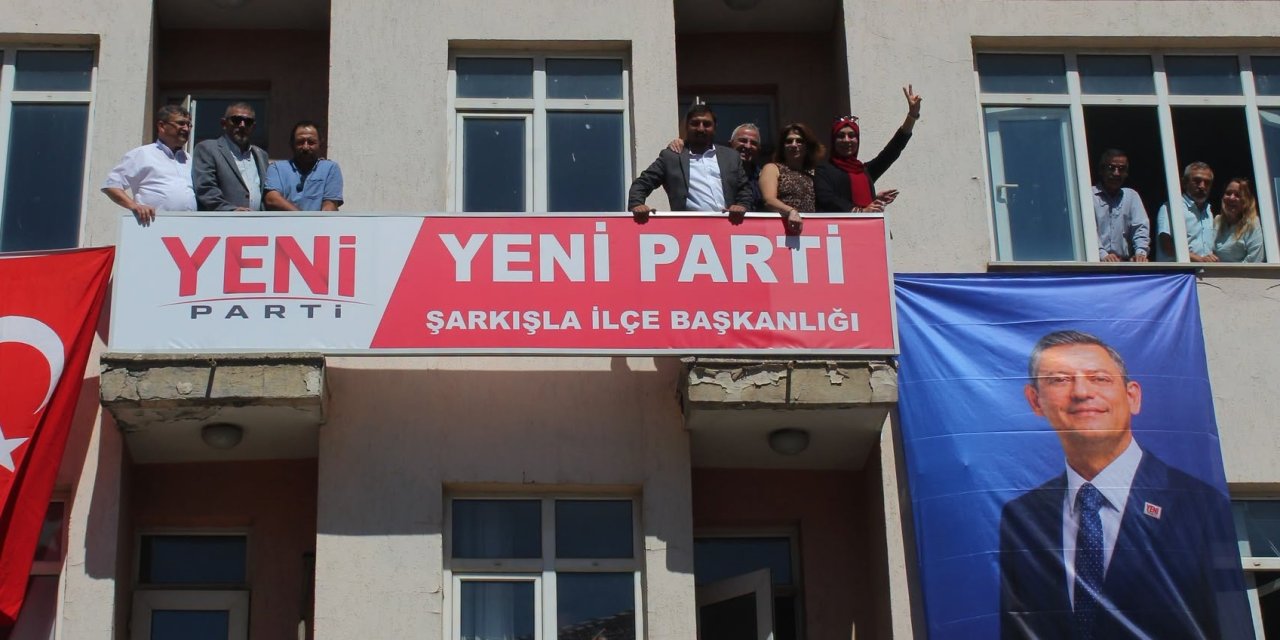 Şarkışla’da Yeni Parti teşkilat binası açıldı