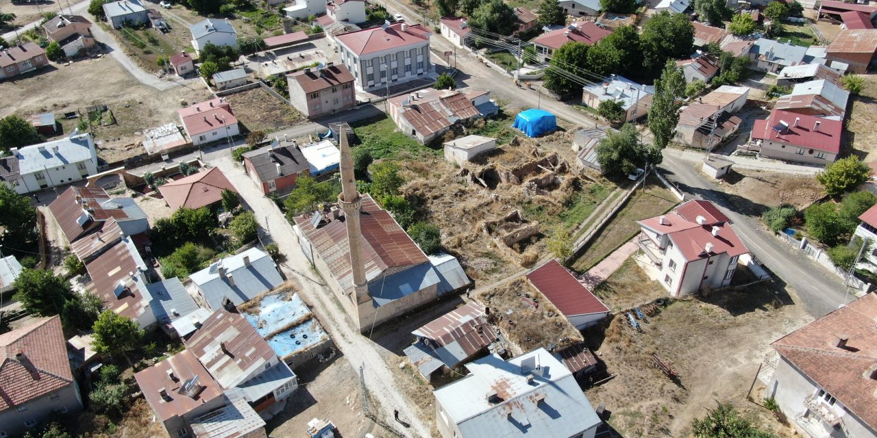 Sivas'ta eski kilise 42 yıldır cami olarak hizmet veriyor