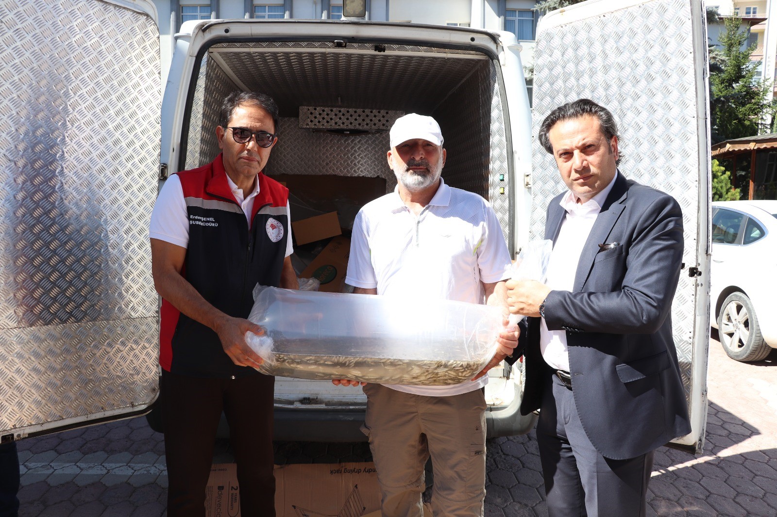 Sivas’ta göl ve göletlere 860 bin yavru sazan