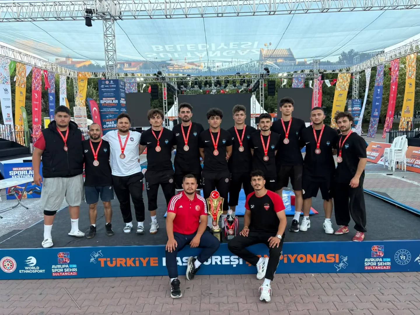 Sivas Pars Akademi MAS Güreşi’nde Türkiye şampiyonu oldu