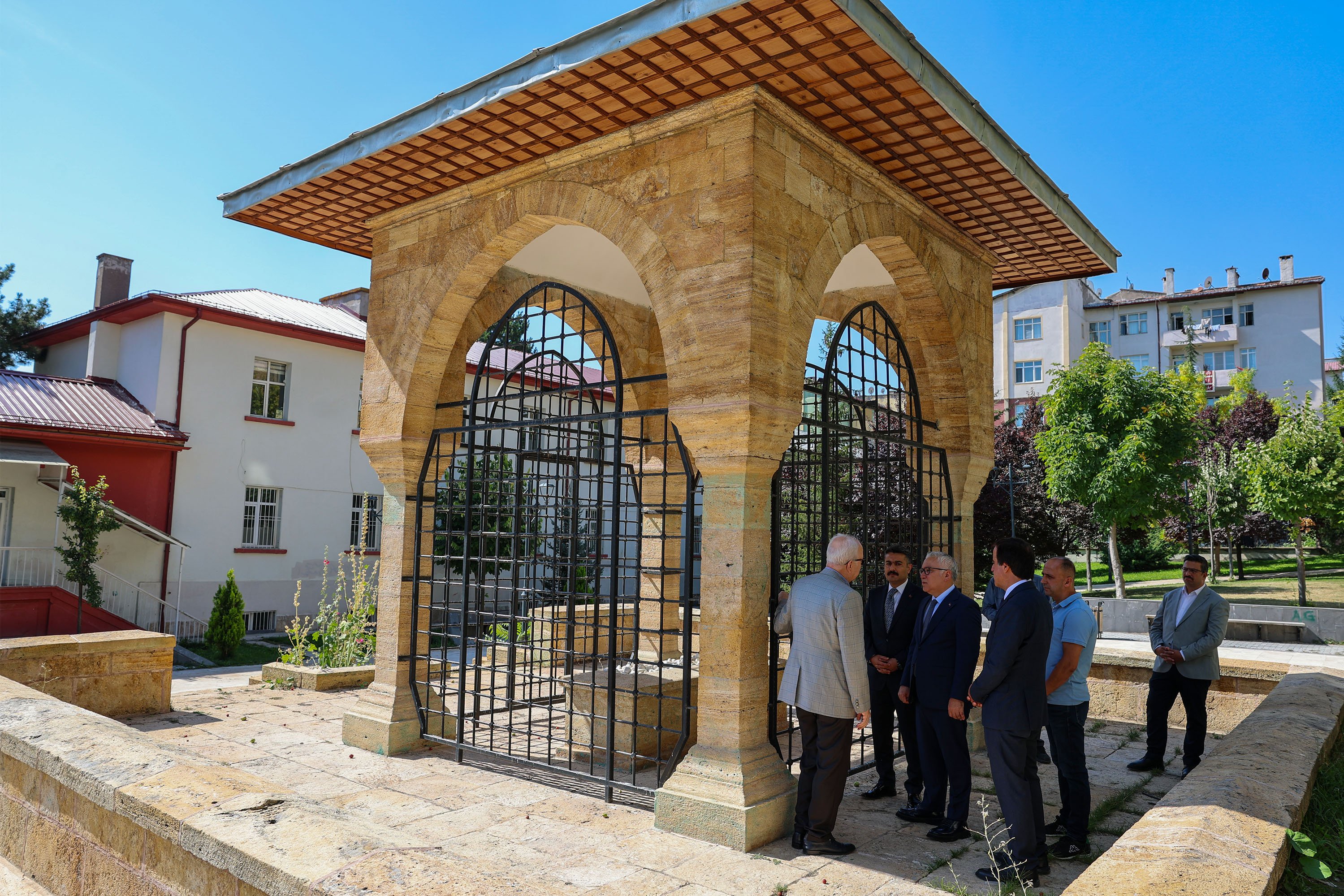 Kadı Burhaneddin Ahmed’e Sivas’ta vefa