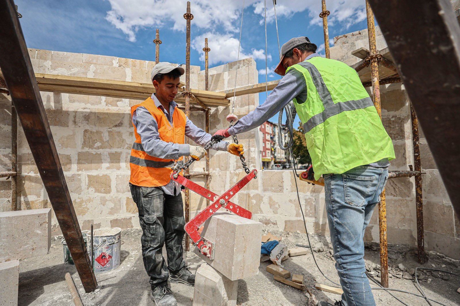 Sivas’ın farklı noktalarında ulaşım çalışmaları