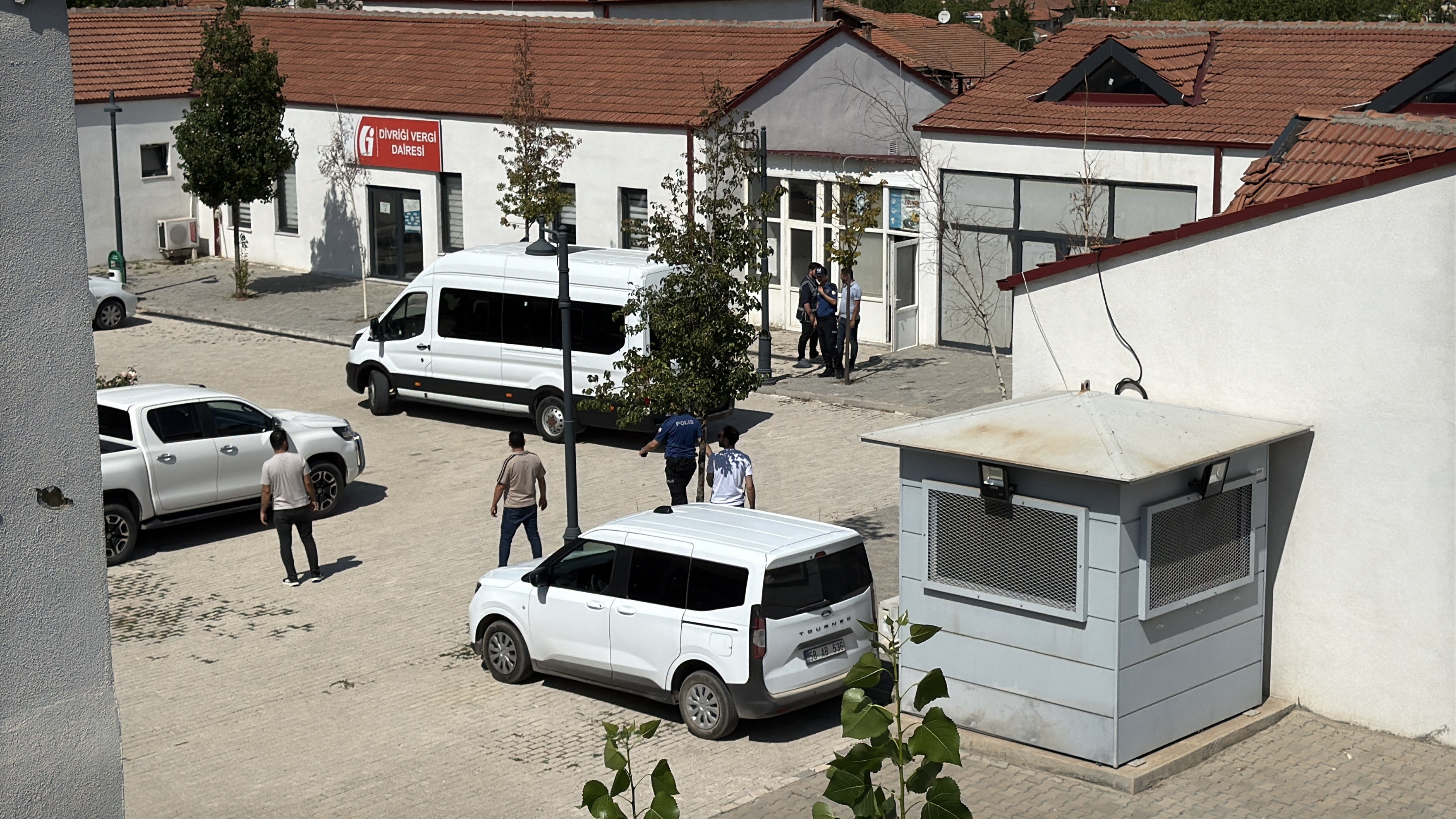 Kayıp bebek soruşturmasında şüpheliler adliyeye sevk edildi