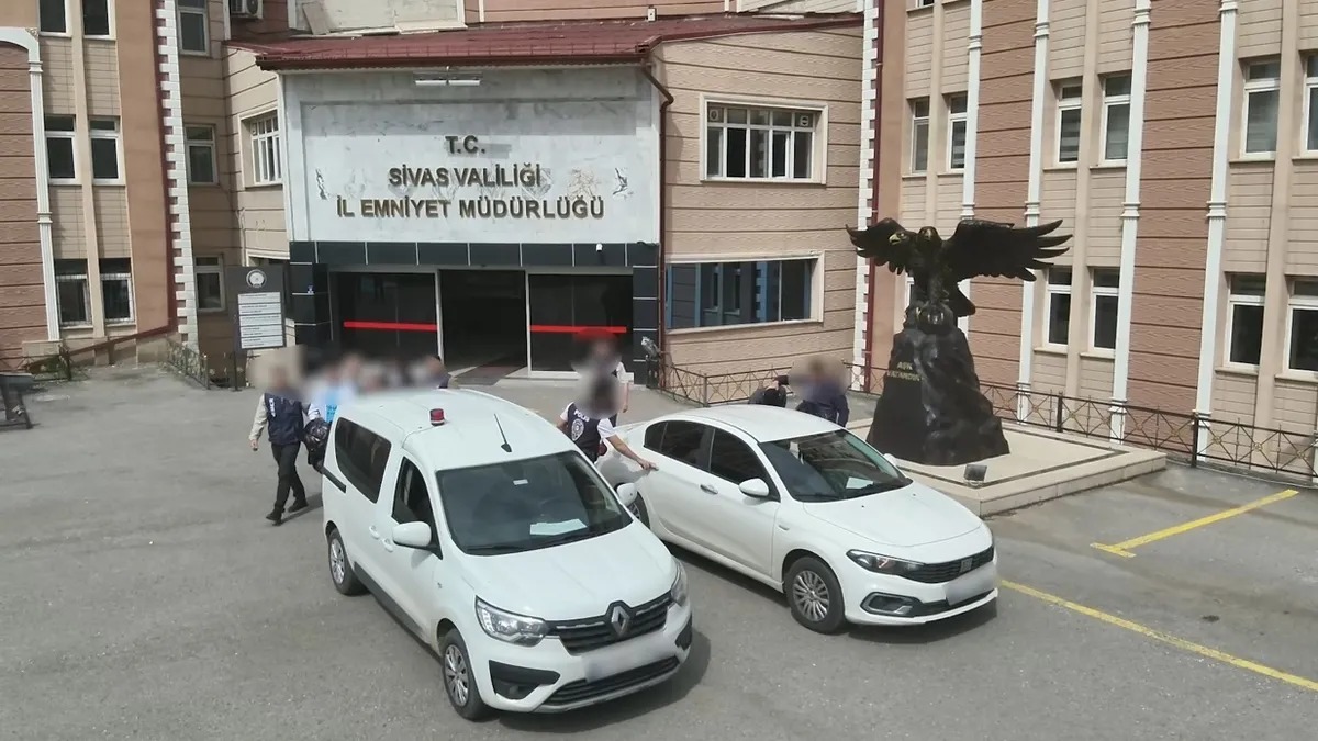 Sivas’ta 72 milyon liralık bahis trafiğine 3 tutuklama