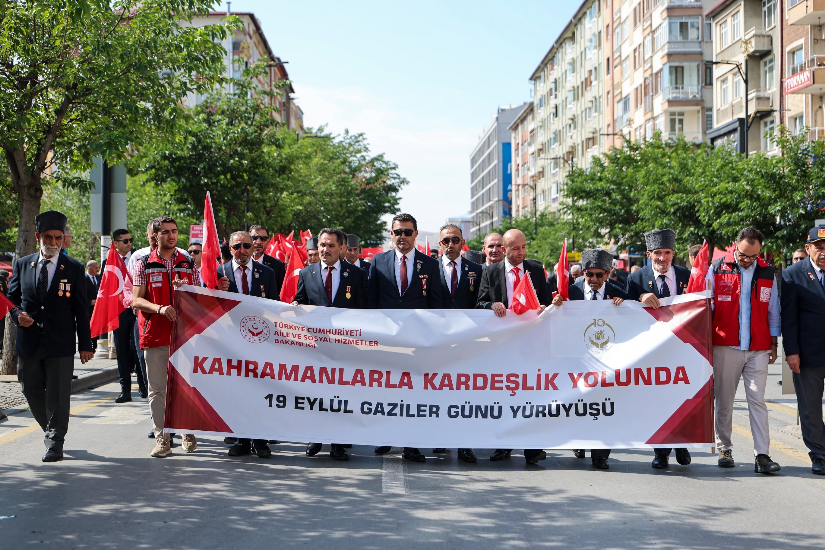 Sivas’ta Gaziler Günü için anlamlı yürüyüş