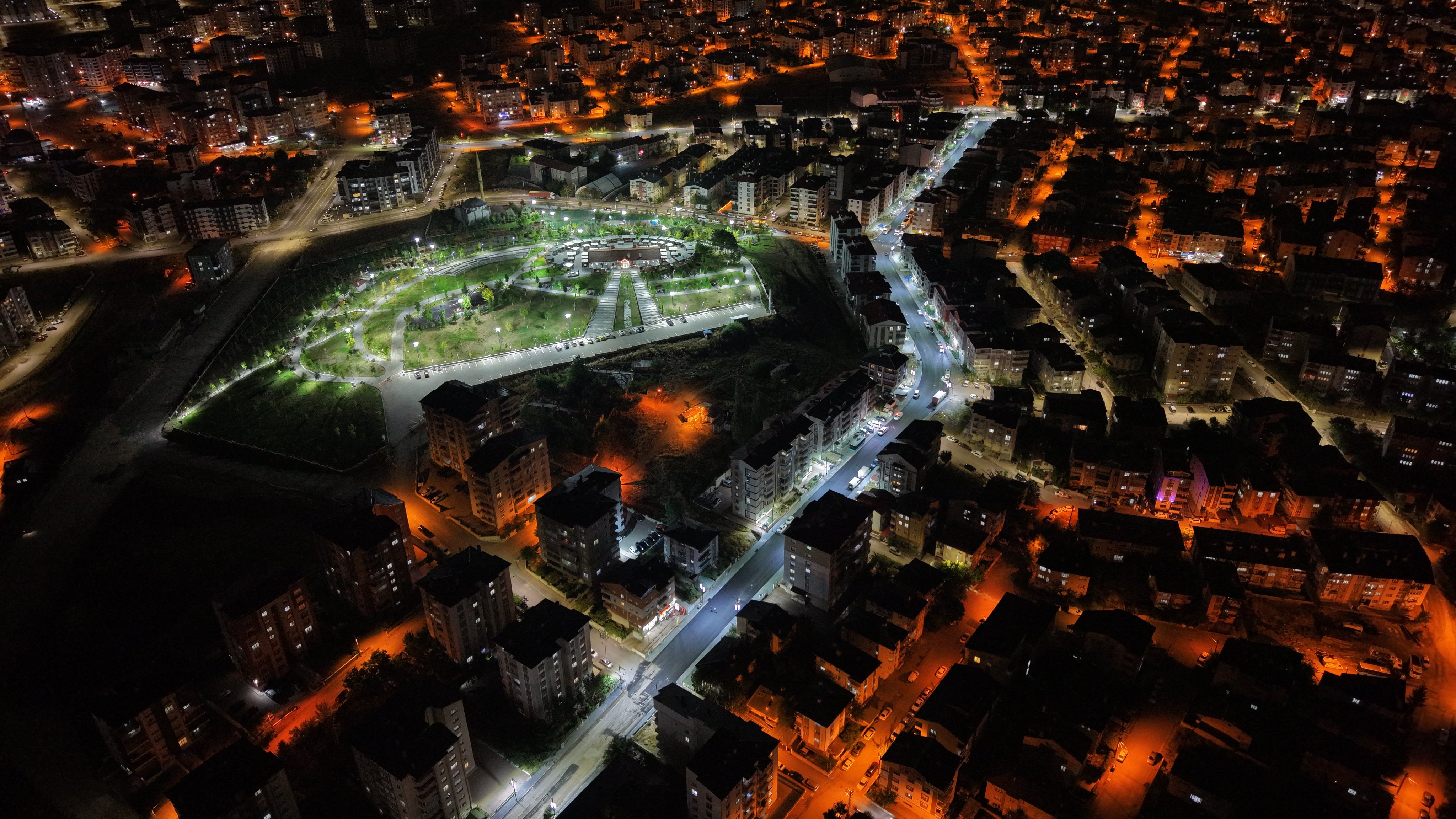 Sivas’ta Zafer Caddesi’nde asfalt çalışmaları başladı