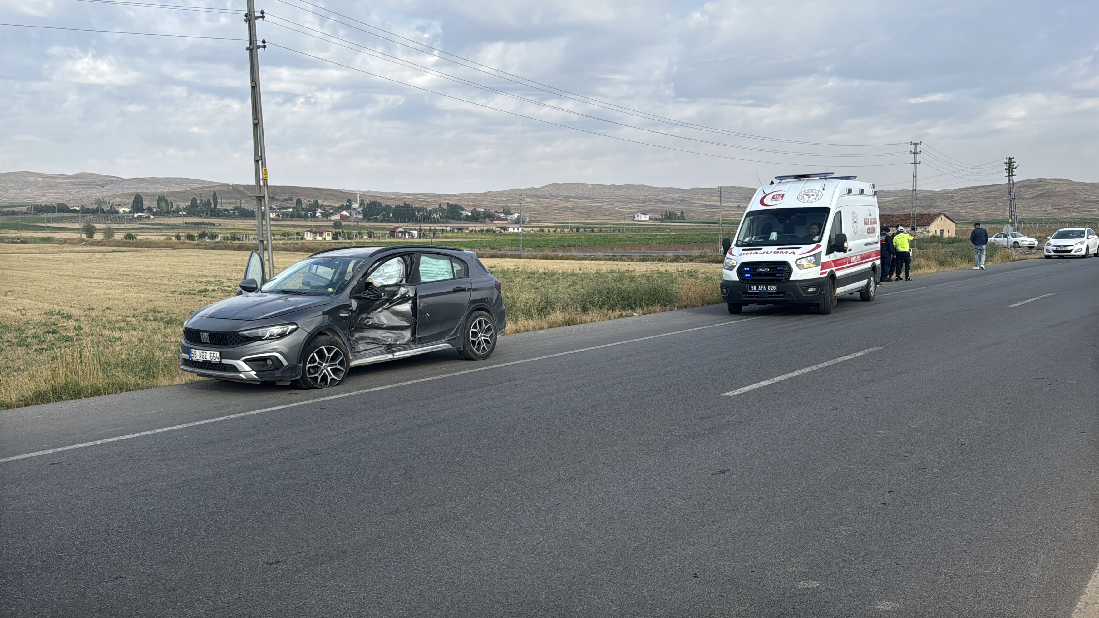 Sivas’ta iki otomobil çarpıştı: 5 yaralı