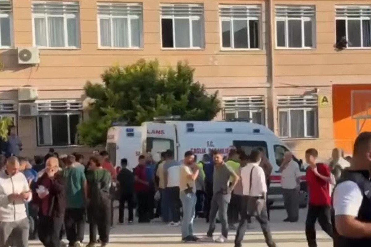 SON DAKİKA! Manisa'da liseye silahlı saldırı, çok sayıda yaralı