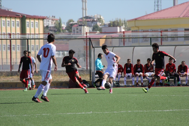 U17 KAYSERİ´YE BOYUN EĞDİ