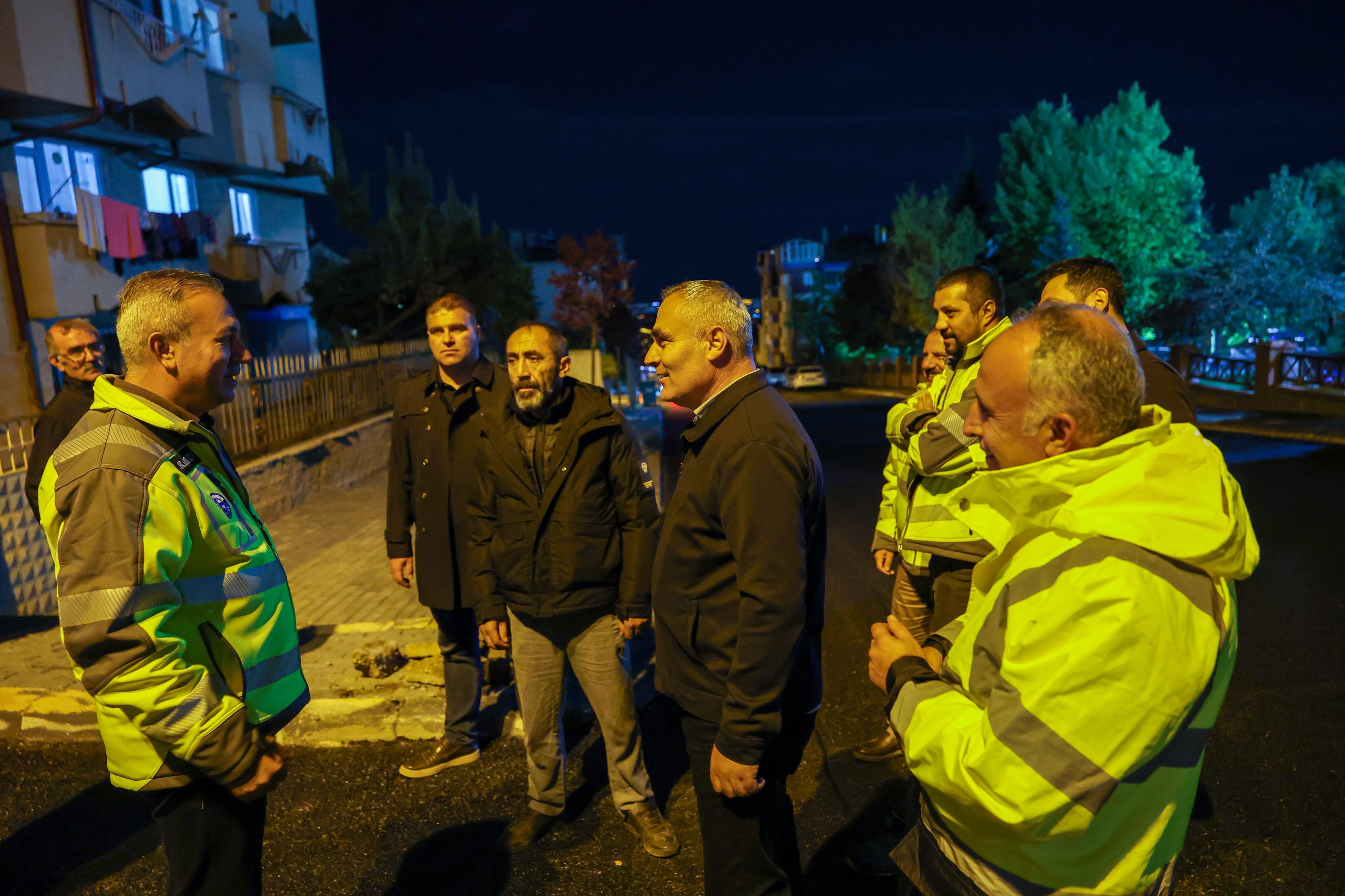 Esentepe Caddesi baştan sona yenileniyor