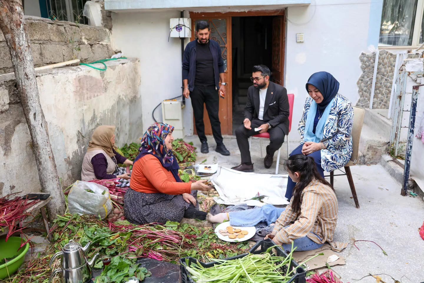 Toy, Mevlana’da esnaf ve vatandaşları dinledi