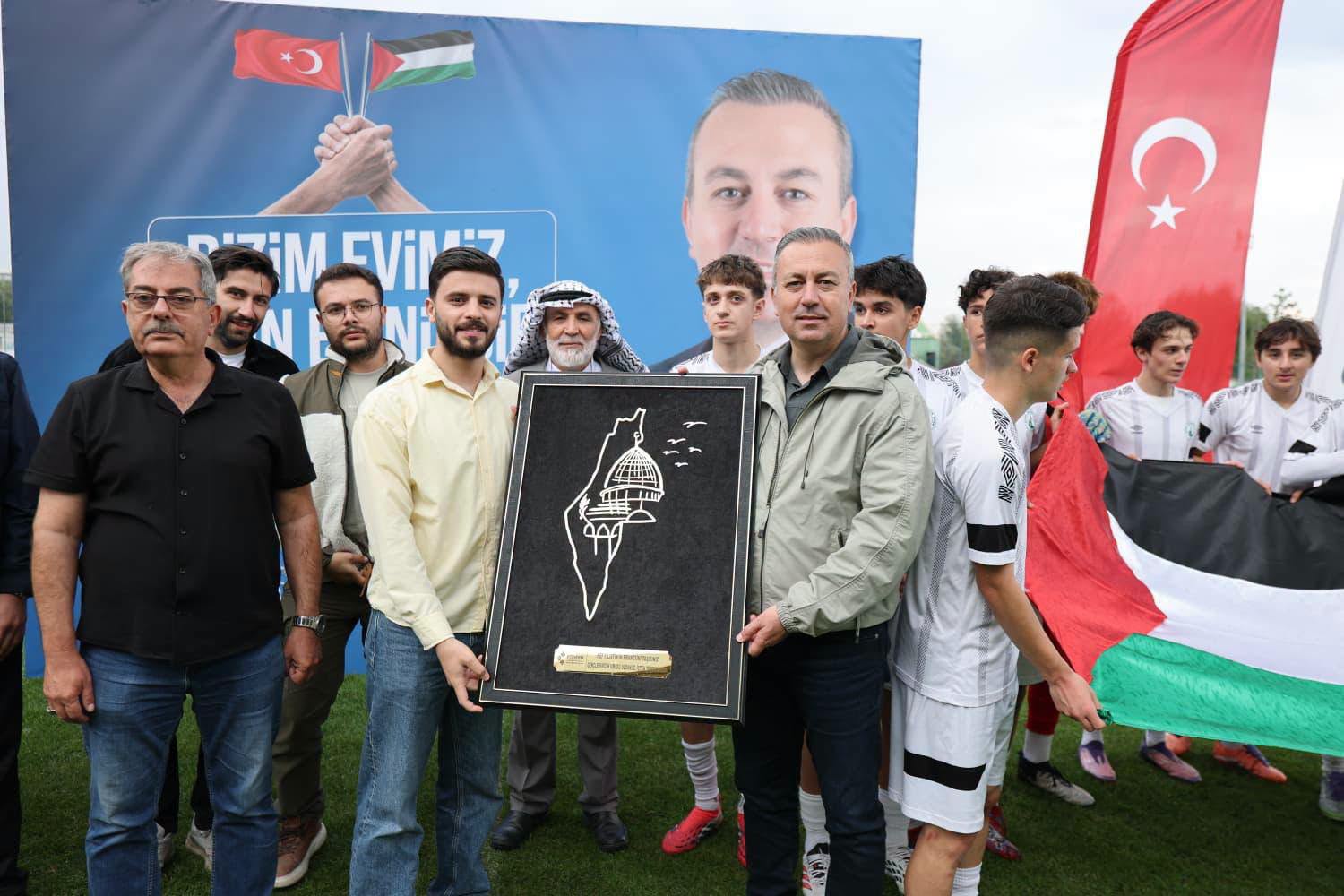 Sivas’ta futbol sahasında dostluk buluşması