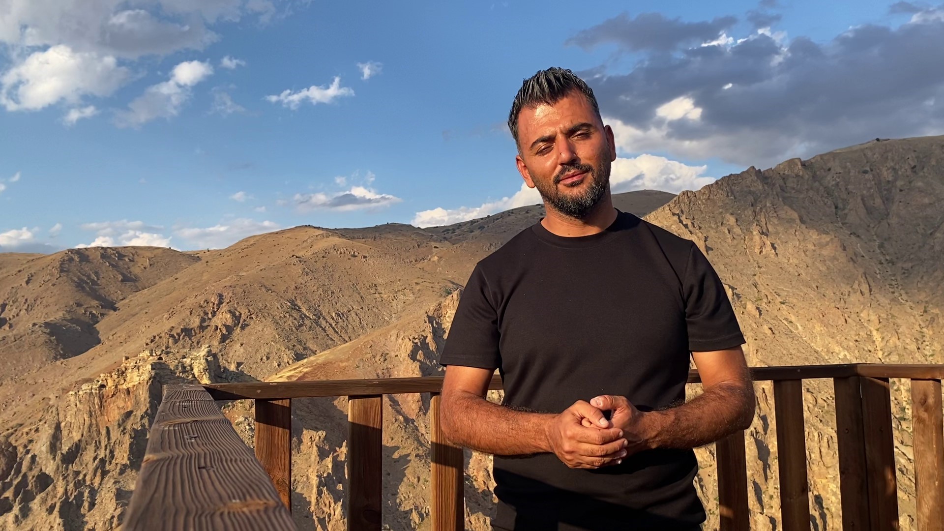 Divriği’de yaban hayatı seyir terasına kadar indi
