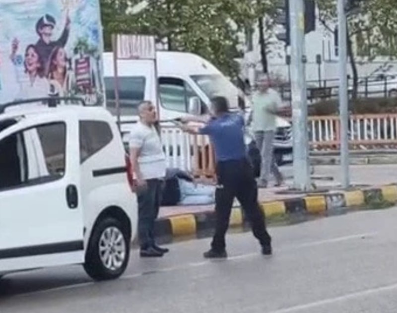 Sokak ortasında kanlı infaz