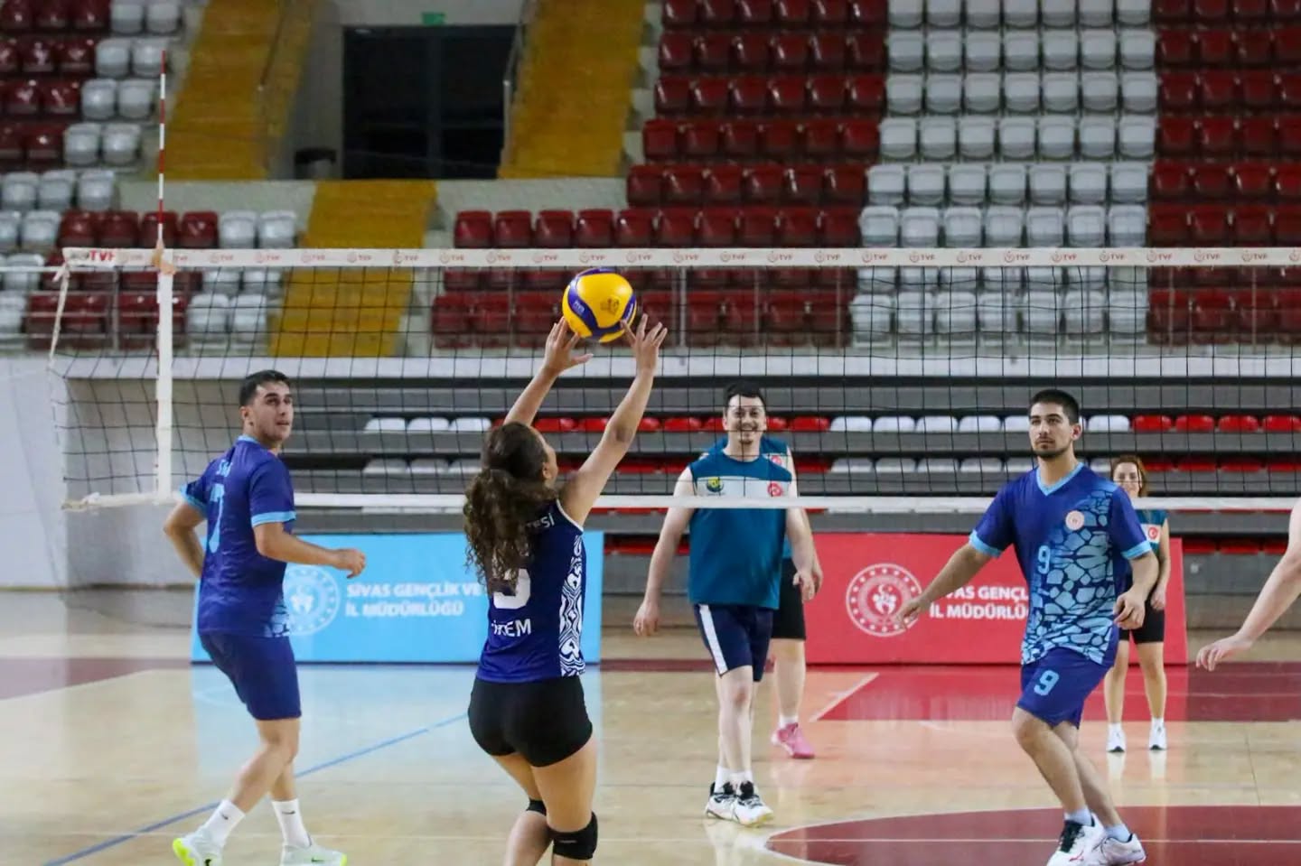 Sivas’ta voleybol turnuvasına final damgası