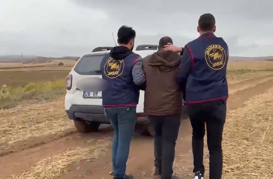 Oğlunun öldürüp eski eşine gidip merhem istemiş