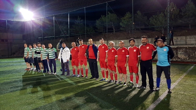 KURUMLAR TURNUVADA YARIŞIYOR