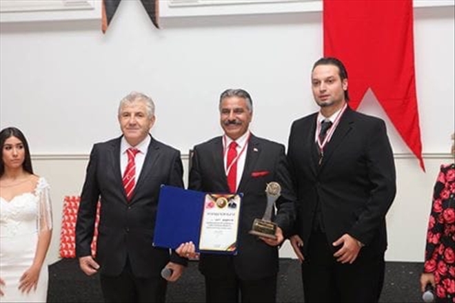 AŞIK VEYSEL İLE GELEN ÖDÜL