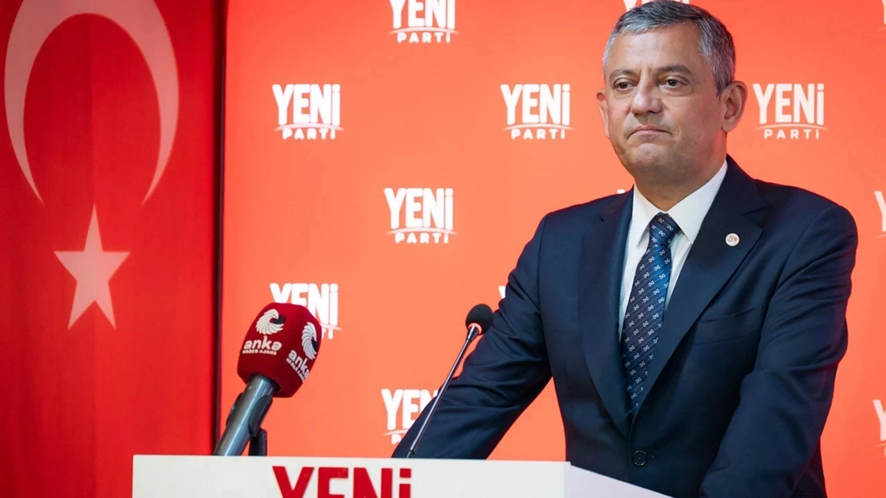 Yeni Parti’de Cumhurbaşkanı Adaylığı Mesajı: “Adayımız Özgür Özel”